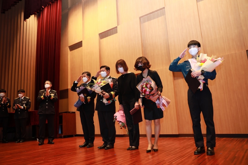 대전경찰청이 21일 김용원홀에서 경찰의 날 기념식을 개최했다 (사진제공=대전경찰청)