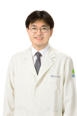 대전우리병원 척추센터 진료원장 신경외과 전문의 박 정 훈