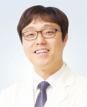 대전우리병원 척추센터 진료원장 황인창(신경외과 전문의) (사진제공=대전우리병원)