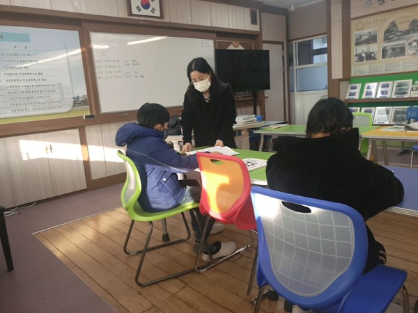 사진: 우강초등학교 개인별 캠프 모습