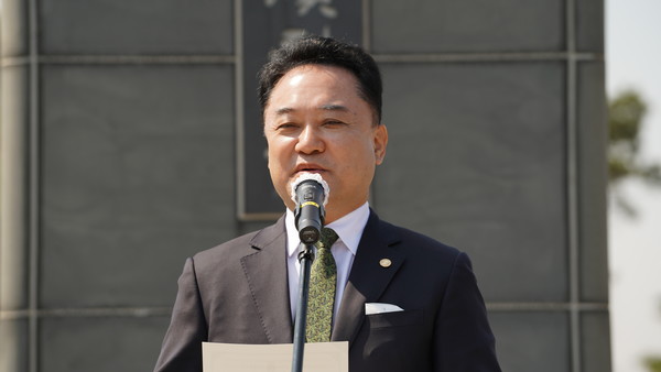 UPF회장이 환영사를 하고 있다.