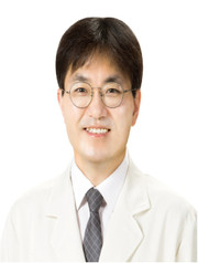 대전우리병원 척추센터 신경외과 전문의 박정훈 진료원장.