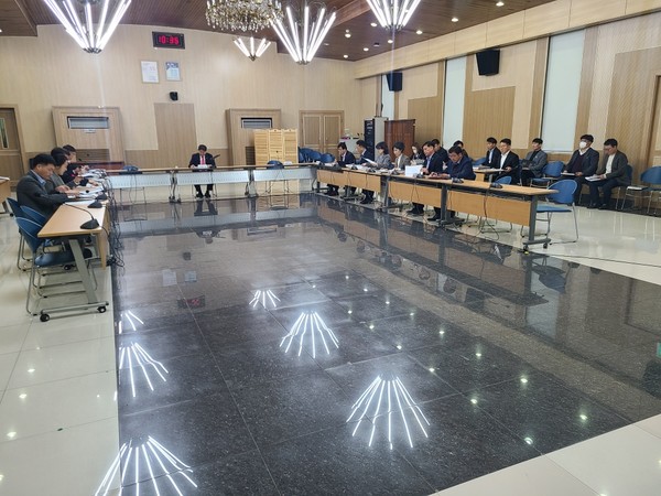 충북도는 지난 23일 정부예산 국회증액 대응전략 회의를 도청 대회의실에서 개최했다.(사진=충북도)