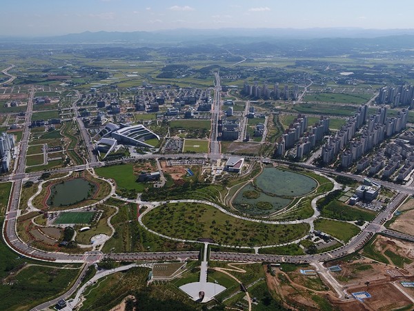 내포신도시 홍예공원 전경. (사진제공=본사DB)