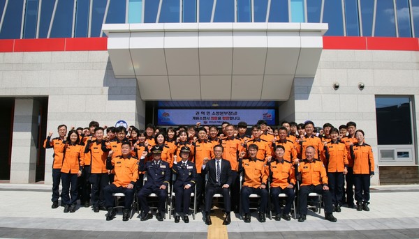 21일 권혁민 충남소방본부장이 계룡소방을 방문해 직원들을 격려했다.(계룡소방 제공)