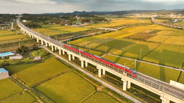시험 운행중인 서해선.