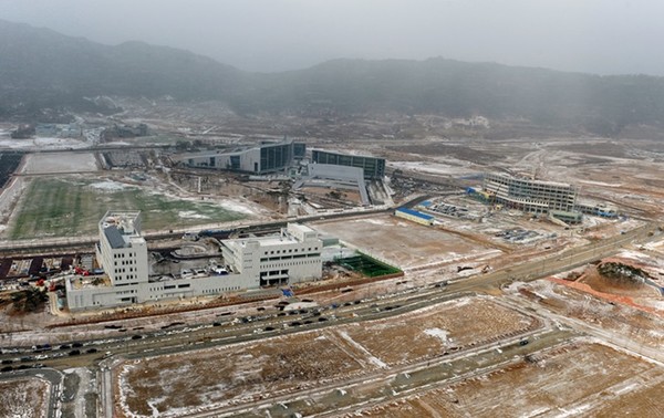 2012년 12월 내포신도시 충남도청 전경.