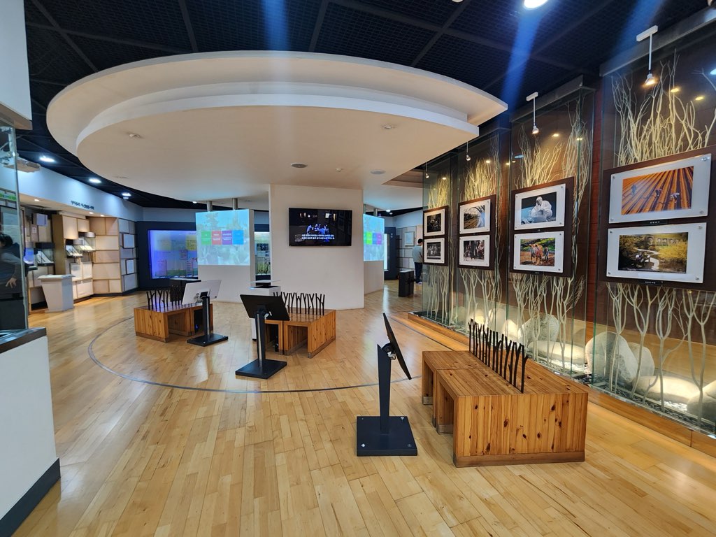 정지용문학관 내부 모습.