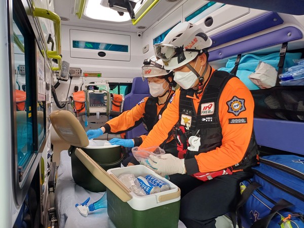  공주소방서(서장 송희경)는 여름 대비 온열질환자 대응을 위해 119폭염구급대를 본격 운영한다고 4일 밝혔다.(사진제공=공주소방서)