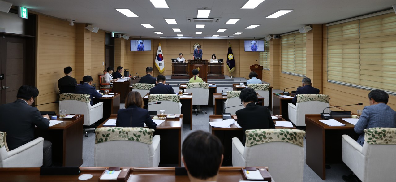 부여군의회는 4일 제292회 정례회를 개회했다. (사진제공=부연군의회)