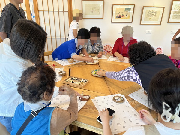 부여군, 치매 가족을 위한 심리치료 ‘치매 애(愛) 힐링 나들이(사진제공=부여군)