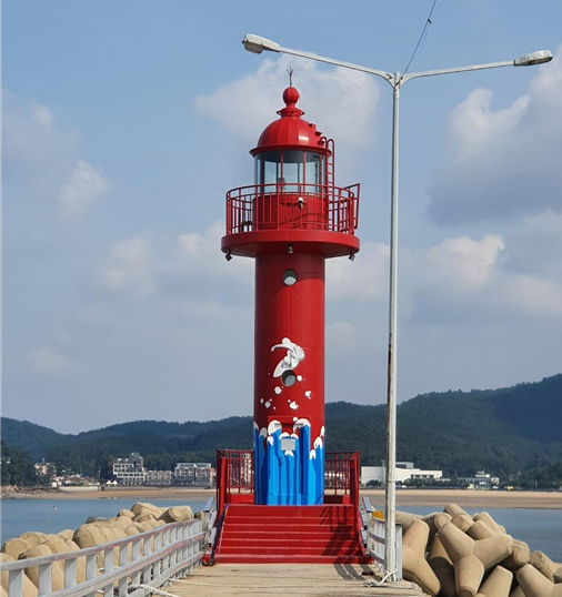 만리포항방파제등대(벽화) 모습(사진제공=해수청)