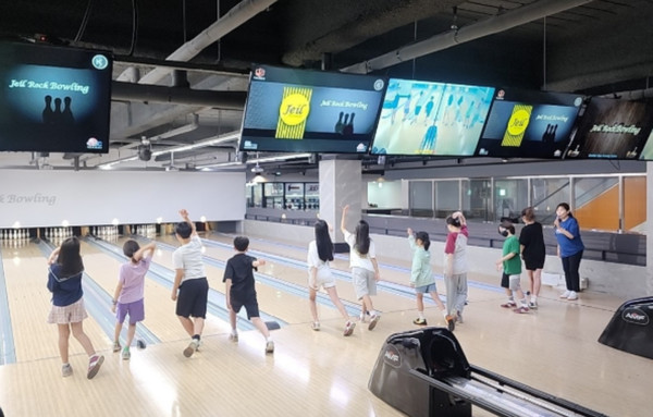 천안지역 청소년들이 2025 신나는 주말체육 학교 밖 프로그램' 참여하고 있다. (사진제공=천안시)