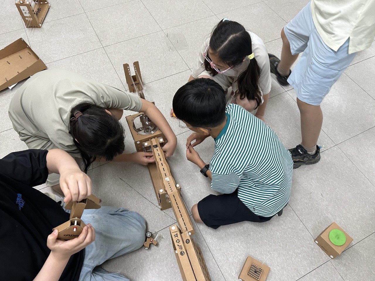 지자체 연계형 거점형 늘봄센터 프로그램 중 창의과학실험 운영 모습. (사진제공=대전교육청)