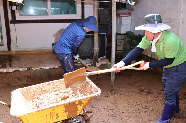 예산군 수해 복구 지원 현장 사진 (사진제공=금산군의회)