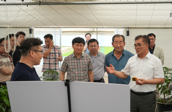 서천군은 23일과 24일 양일간 장항읍과 마산면 행정복지센터 및 주요 정책 현장을 방문하며 ‘일선현답(一線賢答)’을 본격 추진하고, 행정 최일선과의 소통을 한층 강화했다.(사진제공=서천군)