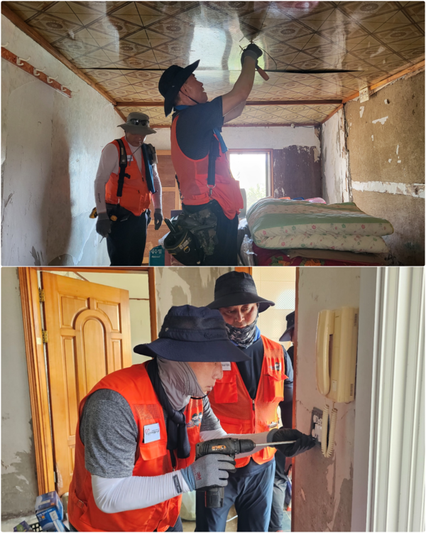 논산시 재난재해전문봉사단이 예산군을 방문해 침수 가옥의 일상 회복을 돕기 위해 큰 도움을 줬다.(사진제공=논산시)