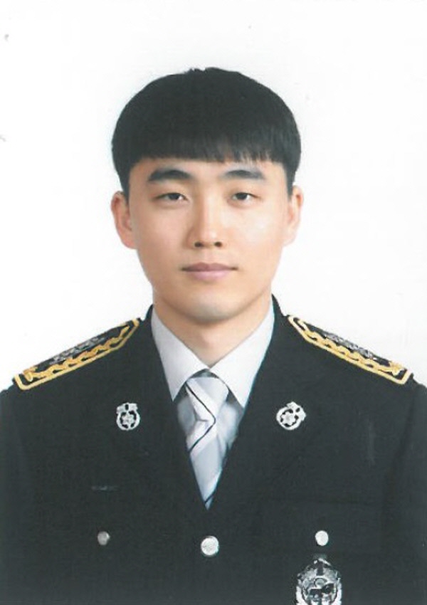 '2025 생명보호 구급대상' 수상과 1계급 특별승진의 박정승 소방장( 사진제공=보령소방서)