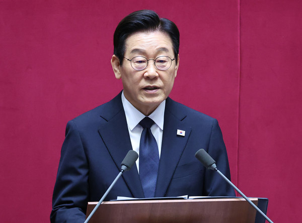 이재명 대통령이 4일 국회 본회의장에서 2026년도 정부 예산안 시정연설을 하고 있다.[사진=연합뉴스]