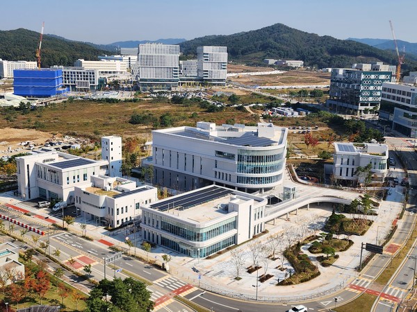 세종시 집현동(4-2생활권)에 건립된 복합커뮤니티센터 전경.(사진제공=행복청)