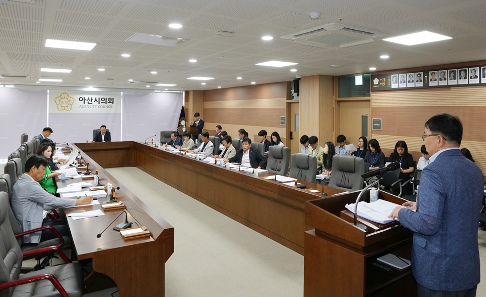 지난 의원회의 사진(사진제공=아산시의회)