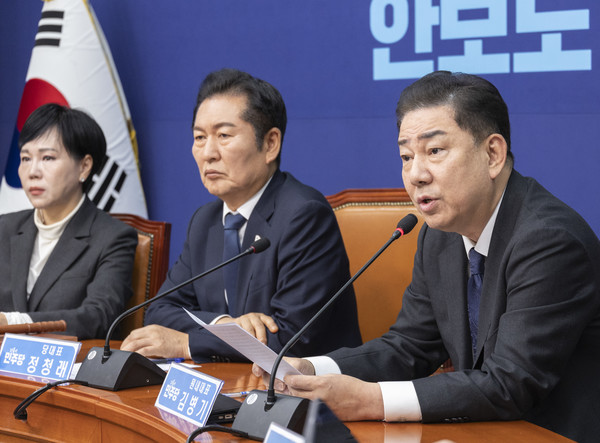 더불어민주당 김병기 원내대표가 10일 국회에서 열린 최고위원회의에서 발언하고 있다.[사진=연합뉴스]