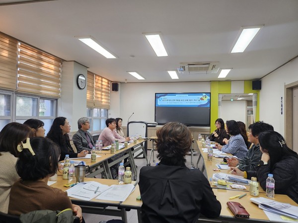 충남 서천교육지원청은 지난 6일 Wee센터 집단상담실에서 ‘위기학생 중독 문제 대응을 위한 사례 자문의’를 실시했다.(사진제공=서천교육지원청)