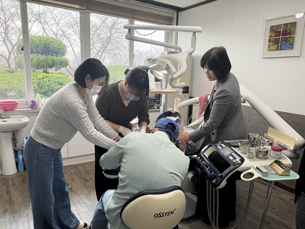 림복지원에서 진행된 치과진료 등 구강건강관리 현장 모습(사진제공=서산시)