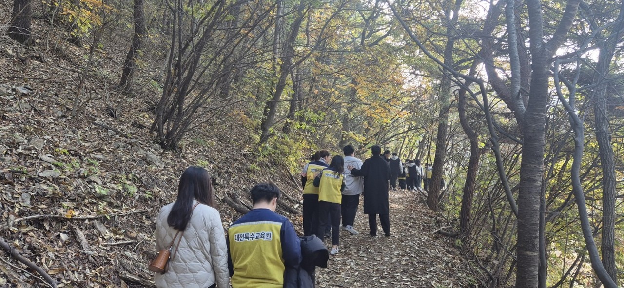 국립대전숲체원이 지난 5월부터 11월까지 총 5회에 걸쳐 특수교육 학생 대상 ‘정다운 숲교실’을 운영했다.(사진제공=대전숲체원)