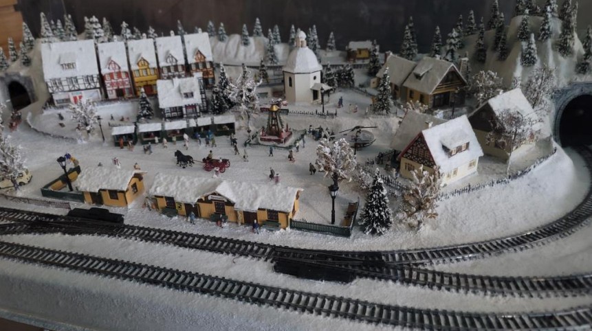 코레일유통이 14일 서울역에 전시할 예정인 오스트리아 크리스마스마켓 미니어처 모습. (사진제공=코레일유통)