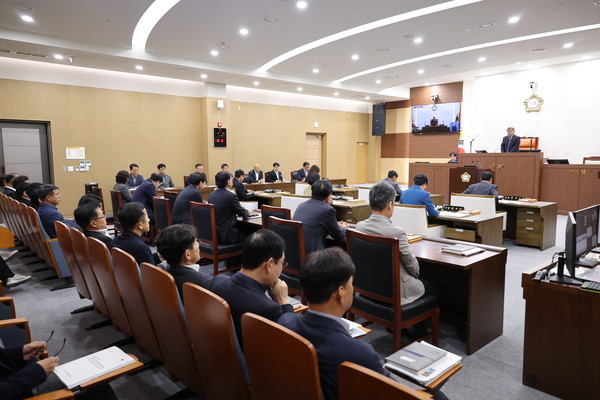 충남 서천군의회가 11월 10일 제336회 임시회 제1차 본회의를 열고 11월 14일까지 5일간의 임시회 일정에 돌입했다.(사진제공=서천군의회)