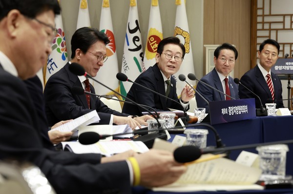 이재명 대통령이 12일 용산 대통령실에서 열린 중앙지방협력회의에서 발언하고 있다. (연합뉴스)