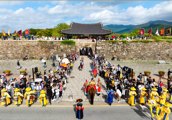 제12회 서산 관광사진 공모전에서 금상을 수상한 ‘병마절도사 부임(사진제공= 서산시)’
