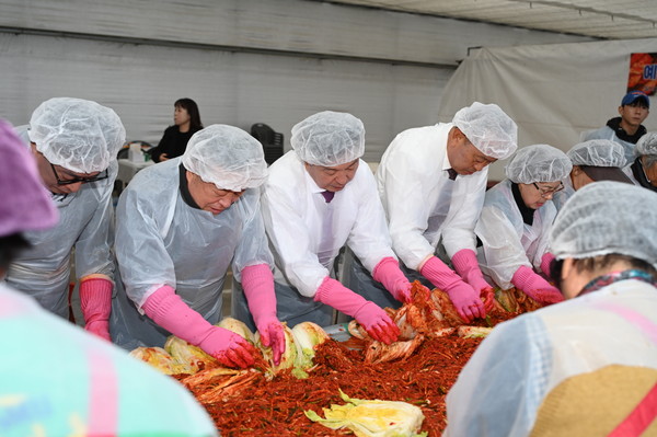 기관·단체 김장 나눔 행사 사진(사진 제공=예산군 기획실 홍보팀)