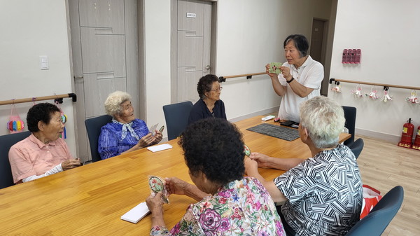 치유프로그램 시범운영 모습(사진 제공=예산군농업기술센터)