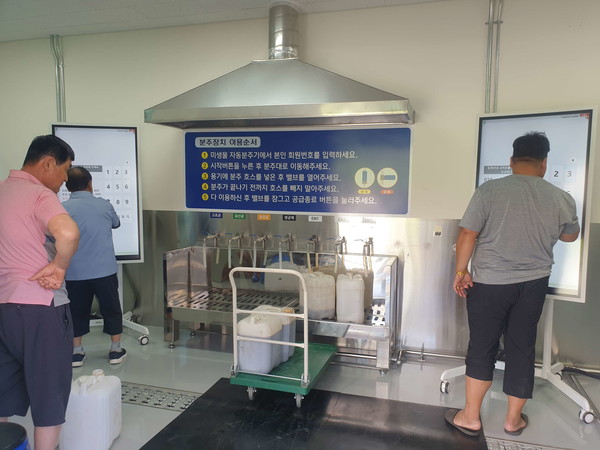 충남 서천군은 미생물 배양실 본격 가동으로 친환경 농업 실현과 농가 경쟁력 강화를 위한 미생물 공급체계를 확대 운영하고 있다고 밝혔다.(사진제공=서천군)