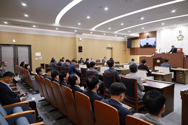 충남 서천군의회는 지난 14일 제3차 본회의를 열고 지난 10일부터 5일간 열린 제336회 서천군의회 임시회 의사일정을 모두 마무리했다.(사진제공=서천군의회)