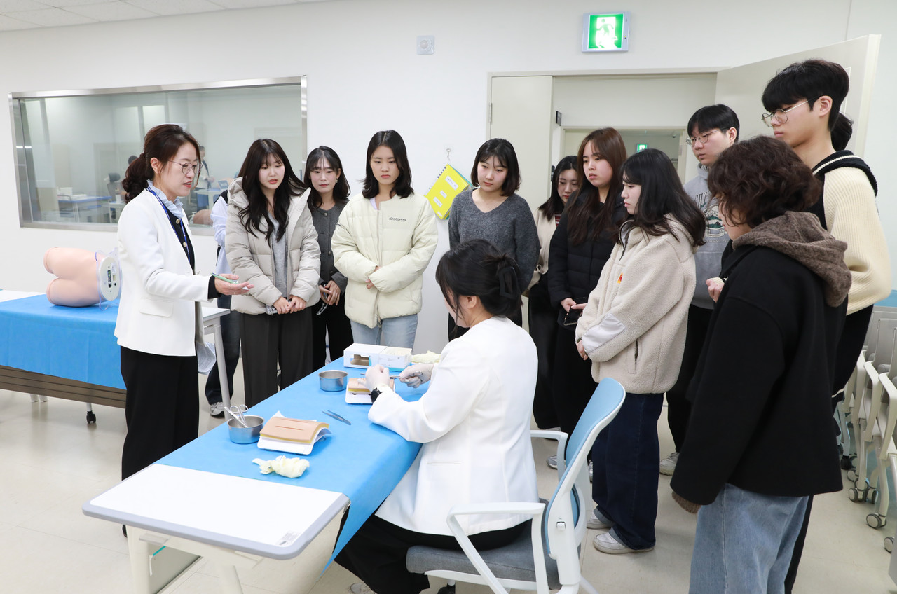 지난 14일 진행된 조직공학 임상시뮬레이션 실무 과정 현장. (사진제공=충남대학교병원)