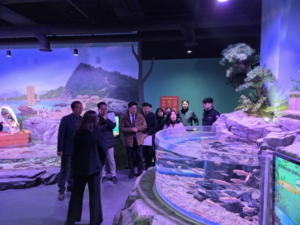 충주시 청렴시민감사관들이 18일 동절기 대비 대형공사 현장감사를 실시했다. (사진제공=충주시)