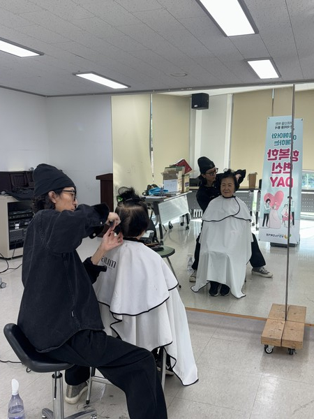  이미용 재능기부 (사진제공=당진시노인복지관)