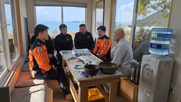 지난 18일 태국사를 방문 현장 지도․점검 모습 (사진제공=태안소방서)