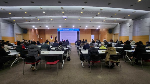 천안시는 지난 19일 ‘공동주택 입주자대표회의 구성원 운영 및 윤리교육’을 실시했다.(사진제공=천안시)