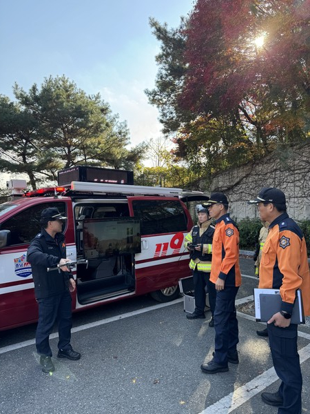 이동우 계룡소방서장이 향적산 등 산불 취약지 현장 점검에 나섰다(사진제공=계룡소방서)