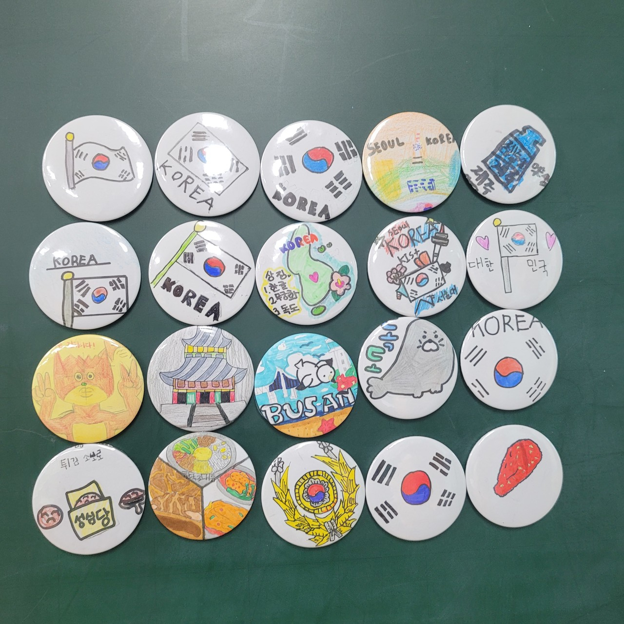 대전천동초등학교 다누리 학생동아리에서 진행된 도시별 관광 자석 만들기 활동 결과물. (사진제공=대전교육청)