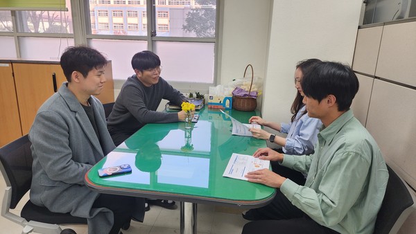 대전서부교육지원청은 공립 초등학교 20개교와 중학교 10개교를 대상으로 찾아가는 신규 공무원 컨설팅을 실시한다고 24일 밝혔다. (사진제공=대전교육청)