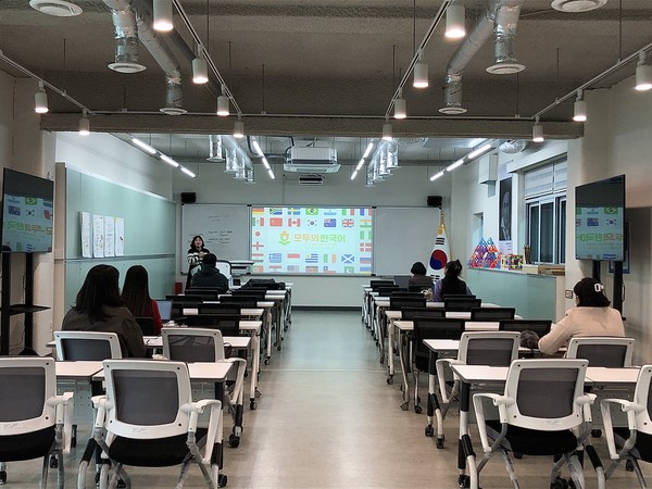 충남 서천교육지원청은 지난 20일 관내 초중학교 다문화업무 담당자와 한국어교육 관심 교원을 대상으로 서천미래교육지원센터에서 모두의 한국어 배움자리를 운영했다.(사진제공=서천교육지원청)