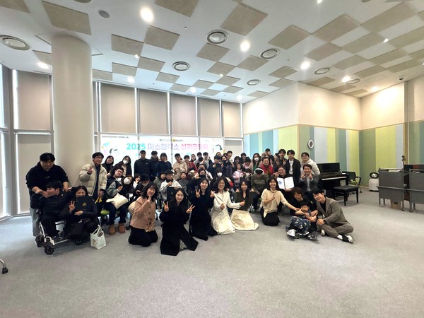 천안문화재단이 천안예술의전당에서 미소창작소 성과공유회를 진행하고 있다.(사진제공=천안시)