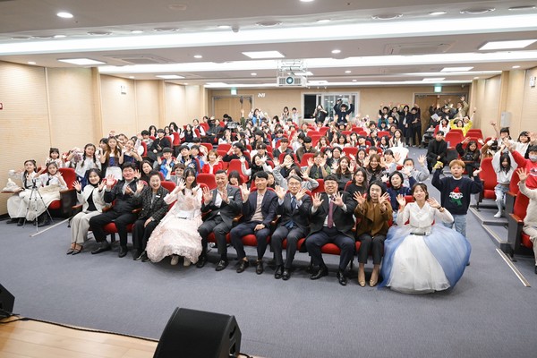 공주시청소년꿈창작소가 지난 22일 꿈든솔에서 ‘제5회 청·꿈·소 문화제, 꿈마당 11월 SONG’ 개최 모습.