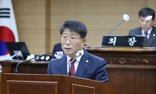 5분 자유발언 중인 조덕연 의원(사진 제공=부여군의회)