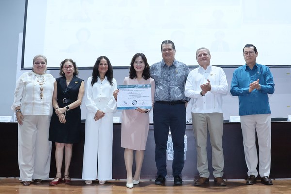  전나영 IWPG 대표, 멕시코 대학서 평화문화증진상 수상(사진제공=세계여성평화그룹) 